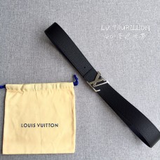 Louis Vuitton LV Initials 40MM Taurillon Reversible Belt Black Navy M9151